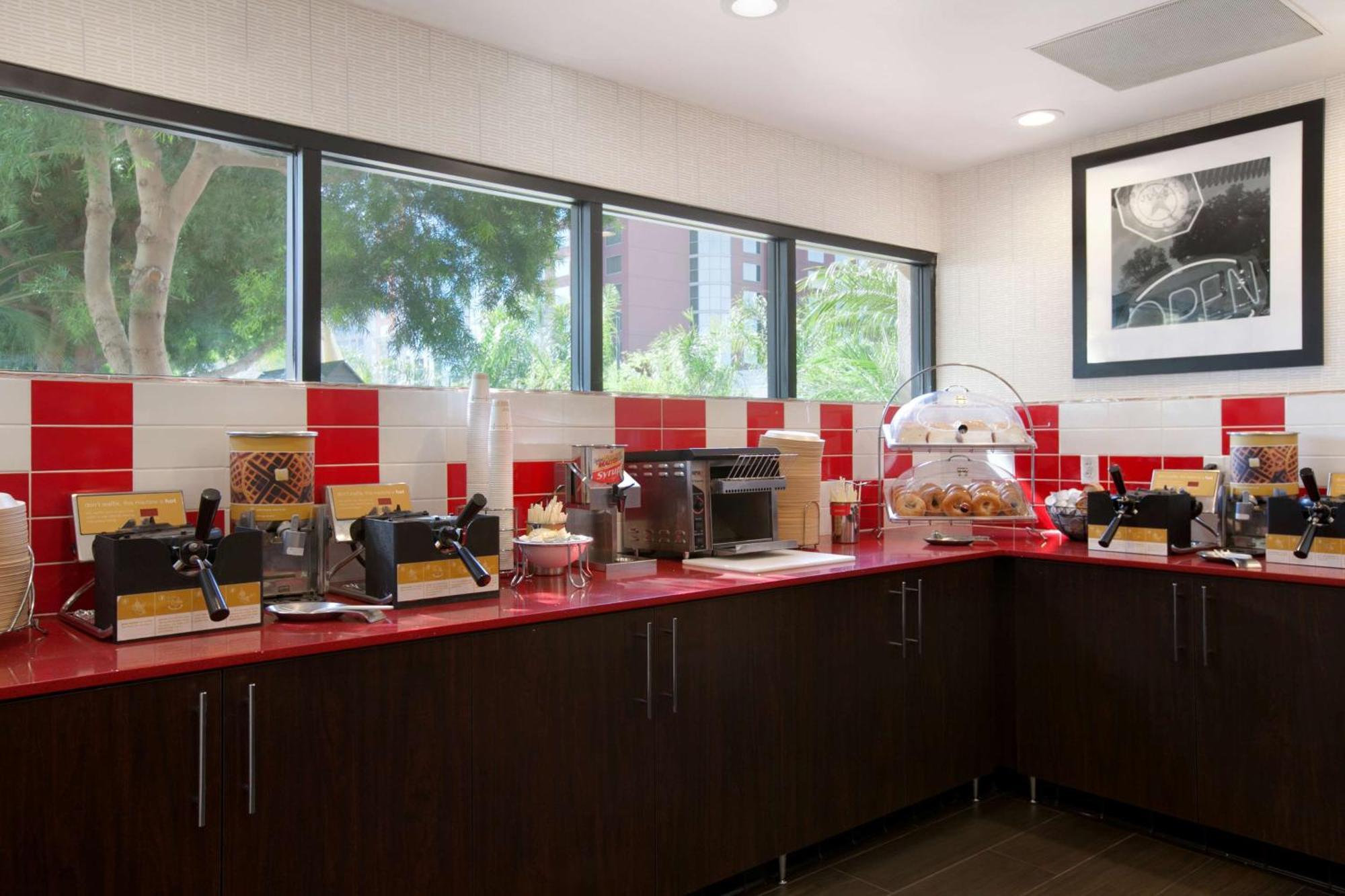 Hampton Inn & Suites Anaheim Garden Grove Dış mekan fotoğraf